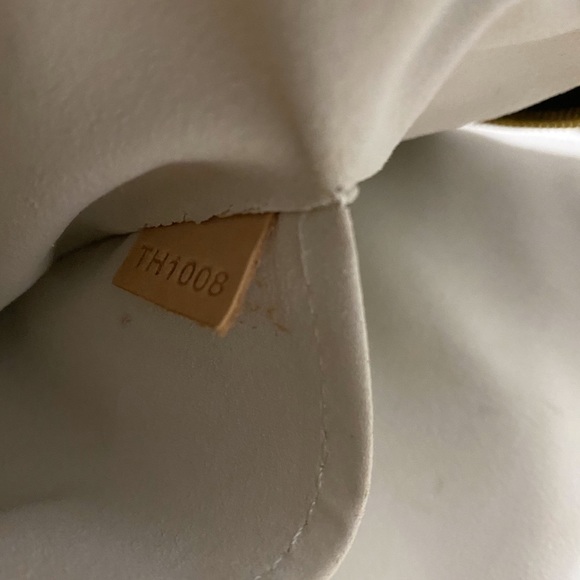 Authentic pre-loved Louis Vuitton - Picture 11 of 15